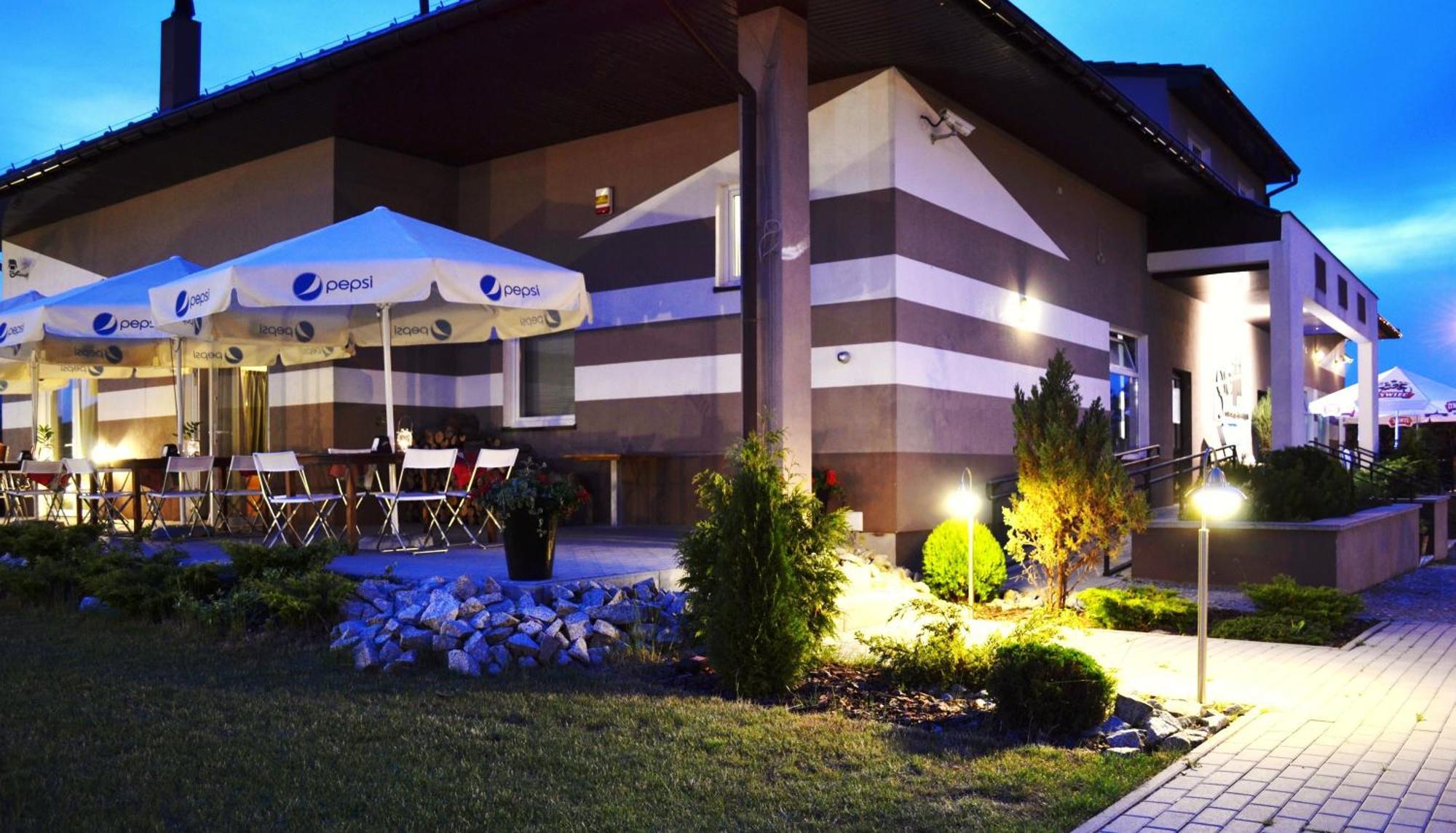 Hotel Graffit Świebodzin Buitenkant foto